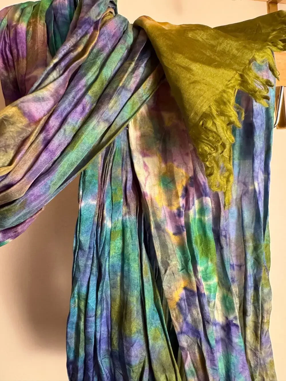 CI EXPRESS Vintage 100% Silk Watercolor European Inspired Scarf